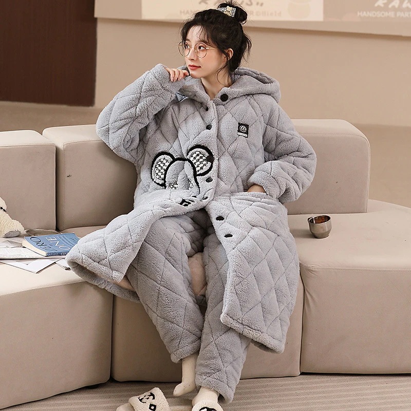 サンゴのベルベットの寝衣女性冬の新しい三層綿のパジャマフランネルのかわいい大きなサイズの保温家庭服 サンゴのベルベットの寝衣女性冬の新しい三層綿のパジャマフランネルのかわいい大きなサイズの保温家庭服