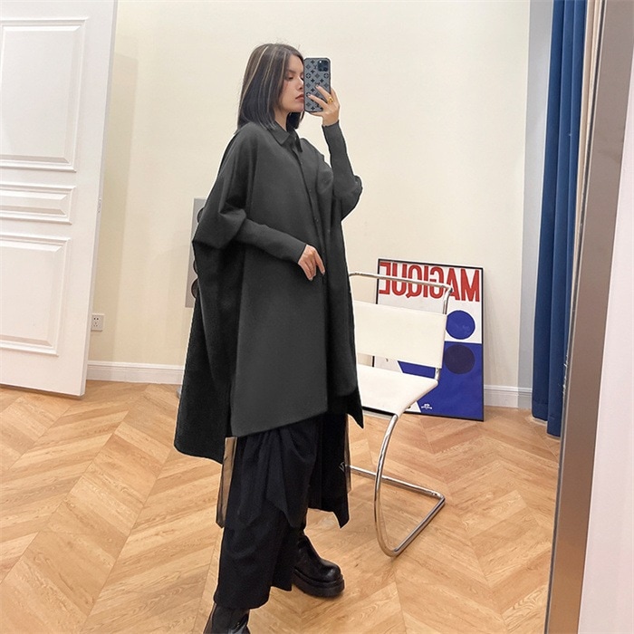 レディース変形ドルマンシャツ 春秋用 長袖 異素材切替 襟付き ロング丈 無地 個性的 ユニセックス風 オフィス向け シャツワン風