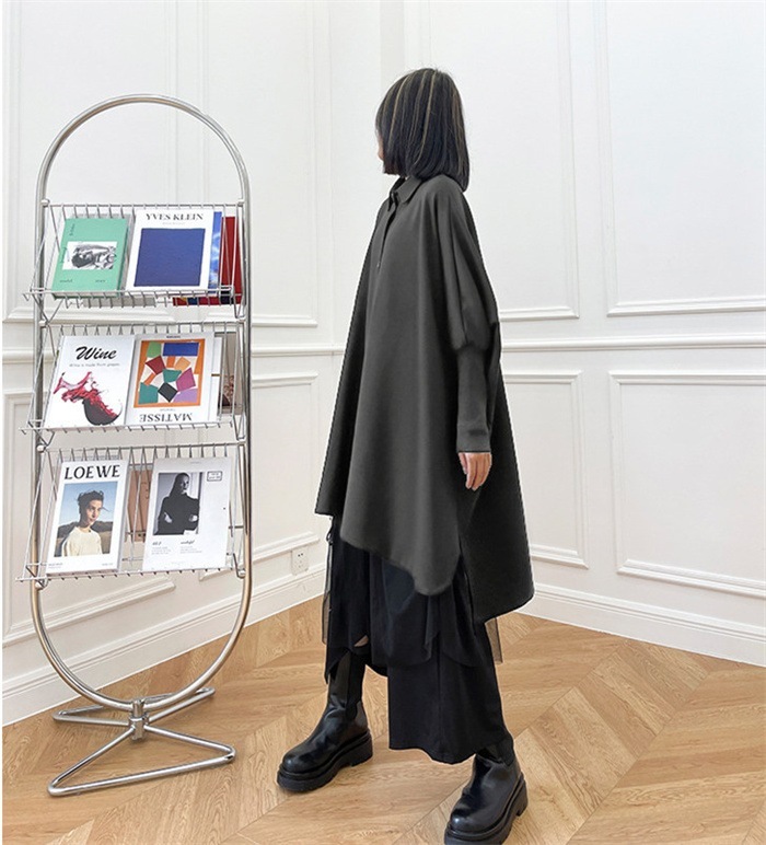 レディース変形ドルマンシャツ 春秋用 長袖 異素材切替 襟付き ロング丈 無地 個性的 ユニセックス風 オフィス向け シャツワン風