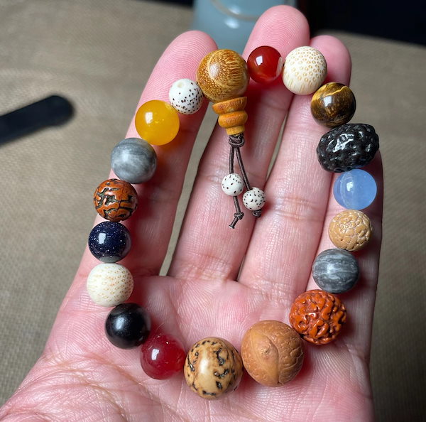 Qoo10] 菩提杭州霊隠十八種子手串男女史腕輪18十