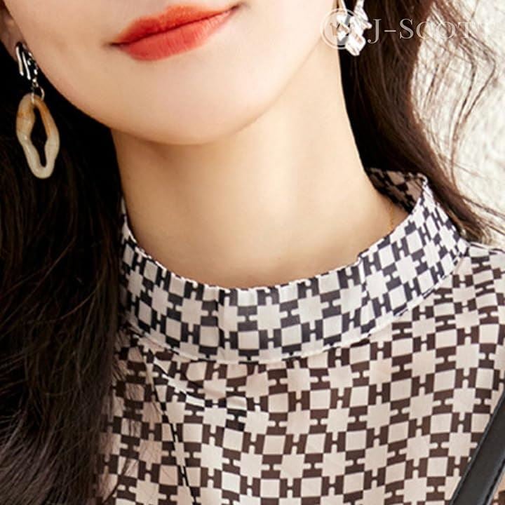 プリントブラウス レディース プルオーバー 長袖 パフスリーブ 幾何学柄 シアーシフォン スタンドカラー モノトーン 立襟 大人かわいい 韓国風 辛口 華やか 高身長(ホワイト, S) プリントブラウス レディース プルオーバー 長袖 パフスリーブ 幾何学柄 シアーシフォン スタンドカラー モノトーン 立襟 大人かわいい 韓国風 辛口 華やか 高身長(ホワイト, S)