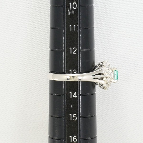 PT900 プラチナ リング 13号 エメラルド 0.54 ダイヤ 0.24 【中古】 PT900 プラチナ リング 13号 エメラルド 0.54 ダイヤ 0.24 【中古】