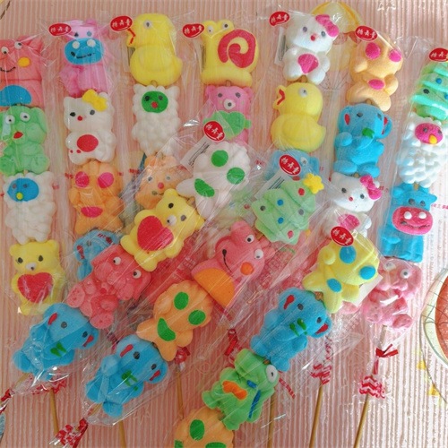 漫画のロリポップ串刺 お年玉しコットンソフトキャンディと懐かしいスナックのミックス 誕生日プレゼント 子供の贈り物