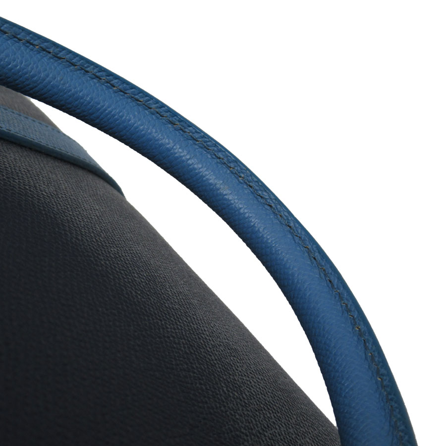 バーバリー BURBERRY ハンドバッグ ショルダーバッグ レザー ネイビー×ブルー ユニセックス t19241a バーバリー BURBERRY ハンドバッグ ショルダーバッグ レザー ネイビー×ブルー ユニセックス t19241a