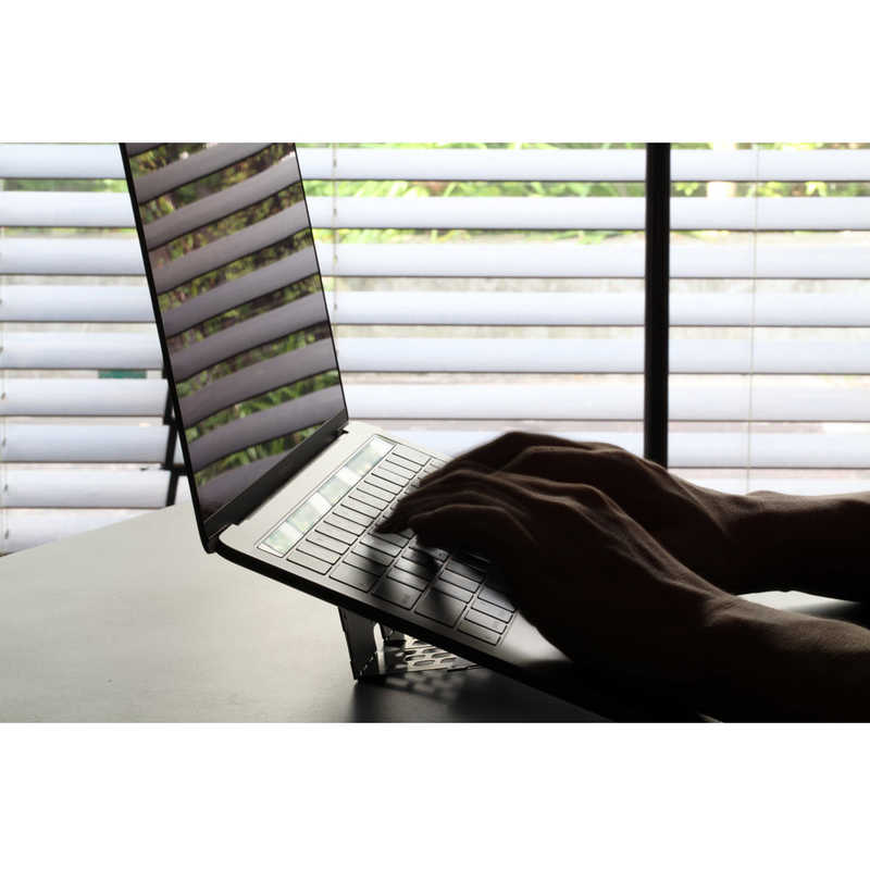 ONED　ノートパソコンスタンド［～18インチ /MacBook・MacBook Pro］ 折りたたみ式 Majextand　ホワイト　MJX700ONED