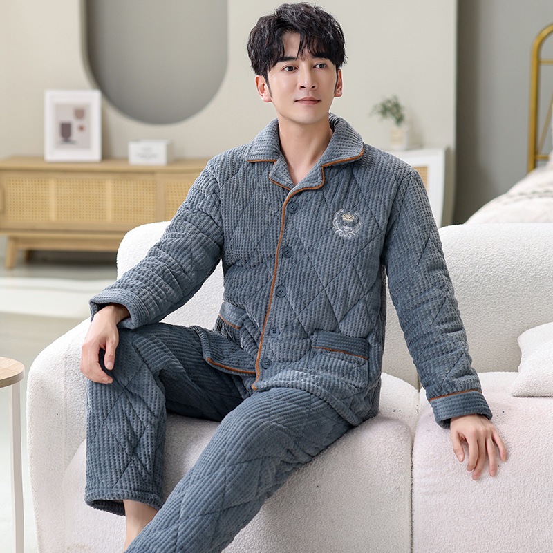 冬の男性パジャマ牛乳パイル三層綿ベルベット厚手フランネル保温綿入れの家庭服二点セット 冬の男性パジャマ牛乳パイル三層綿ベルベット厚手フランネル保温綿入れの家庭服二点セット