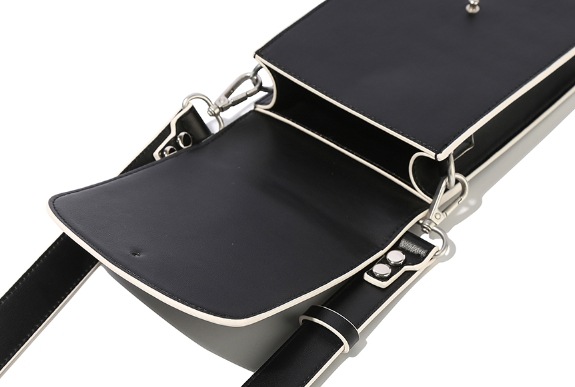 ☆韓国の人気☆【ROMANTIC CROWN】☆RECENT LOGO CROSS BA.G☆ ROMANTIC CROWN】RECENT LOGO CROSS BAG ショルダーバッグ