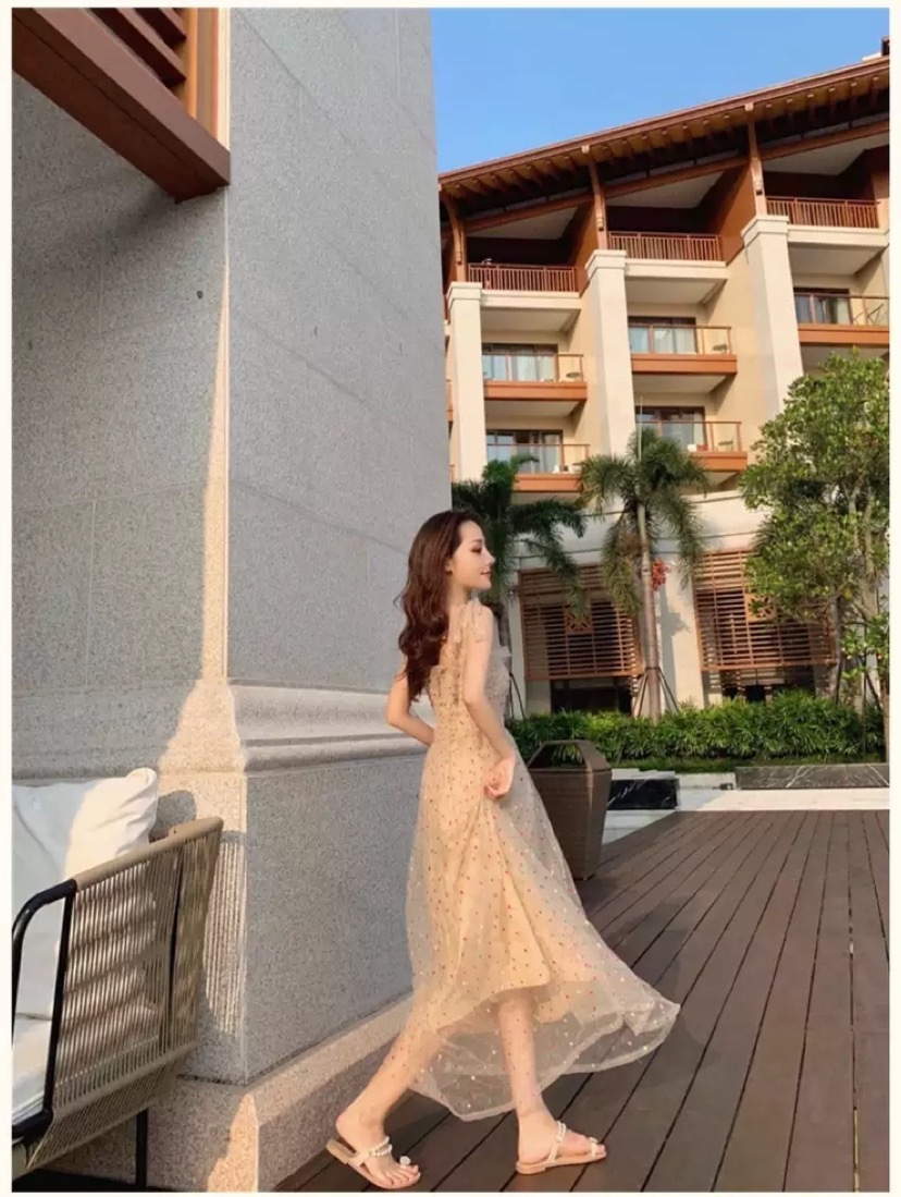 リボン ワンピース ノースリーブ 夏 かわいい ロング フレアワンピース 膝下 ミモレ丈 ロング丈 スクエアネック 襟なし セミフレア タイト シフォン リボン ウエストマーク 透け感 S M L X リボン ワンピース ノースリーブ 夏 かわいい ロング フレアワンピース 膝下 ミモレ丈 ロング丈 スクエアネック 襟なし セミフレア タイト シフォン リボン ウエストマーク 透け感 S M L X