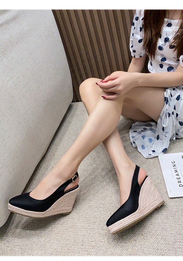 楽チン美脚の足長サンダルヒールはあるのに安定感があって歩きやすい 美脚 春夏サンダル 春夏 靴
