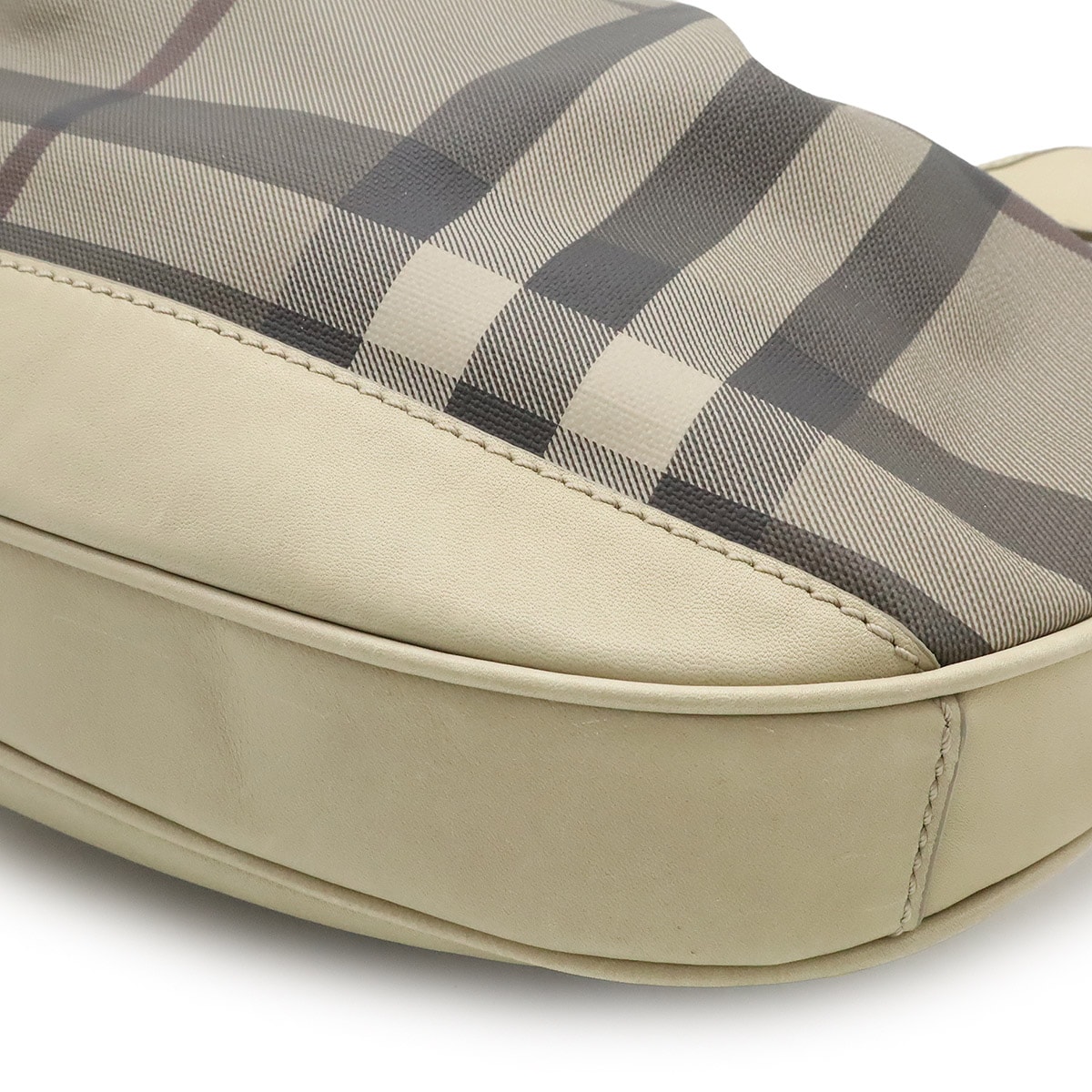 チェック柄 ショルダーバッグ ワンショルダー セミショルダー PVC レザー グレージュ ブラウン チェック柄 ショルダーバッグ ワンショルダー セミショルダー PVC レザー グレージュ ブラウン