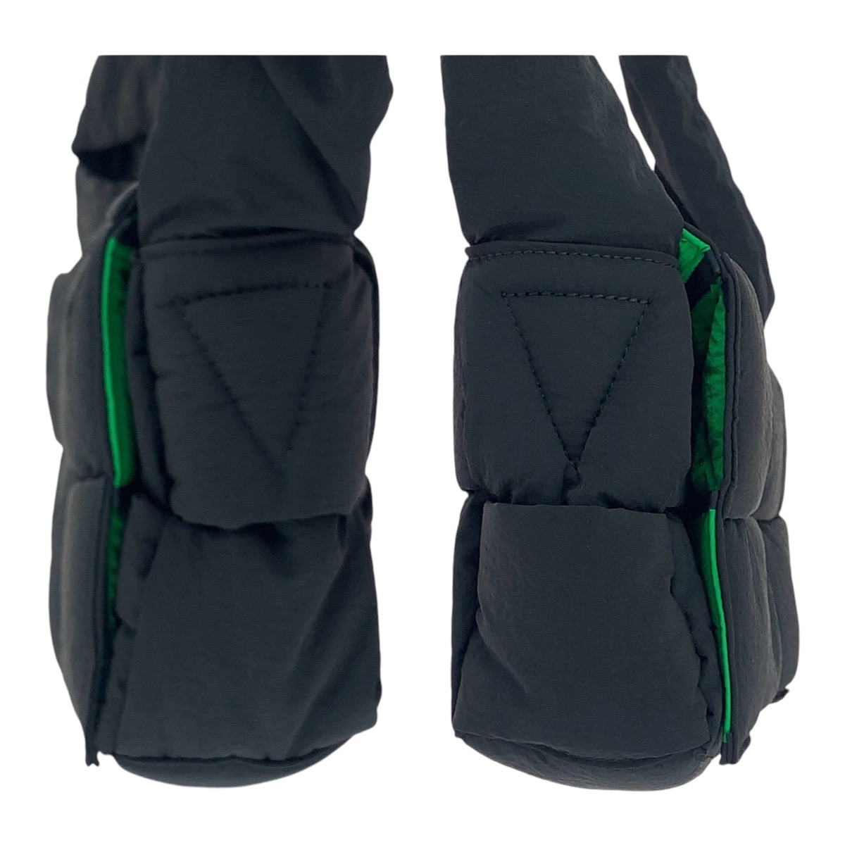 超美品 パデッド テック カセット ブラック 黒 パラキート ナイロン P02847524E クロスボディバッグ ショルダーバッグ 男女兼用 メンズ 410020 超美品 パデッド テック カセット ブラック 黒 パラキート ナイロン P02847524E クロスボディバッグ ショルダーバッグ 男女兼用 メンズ 410020