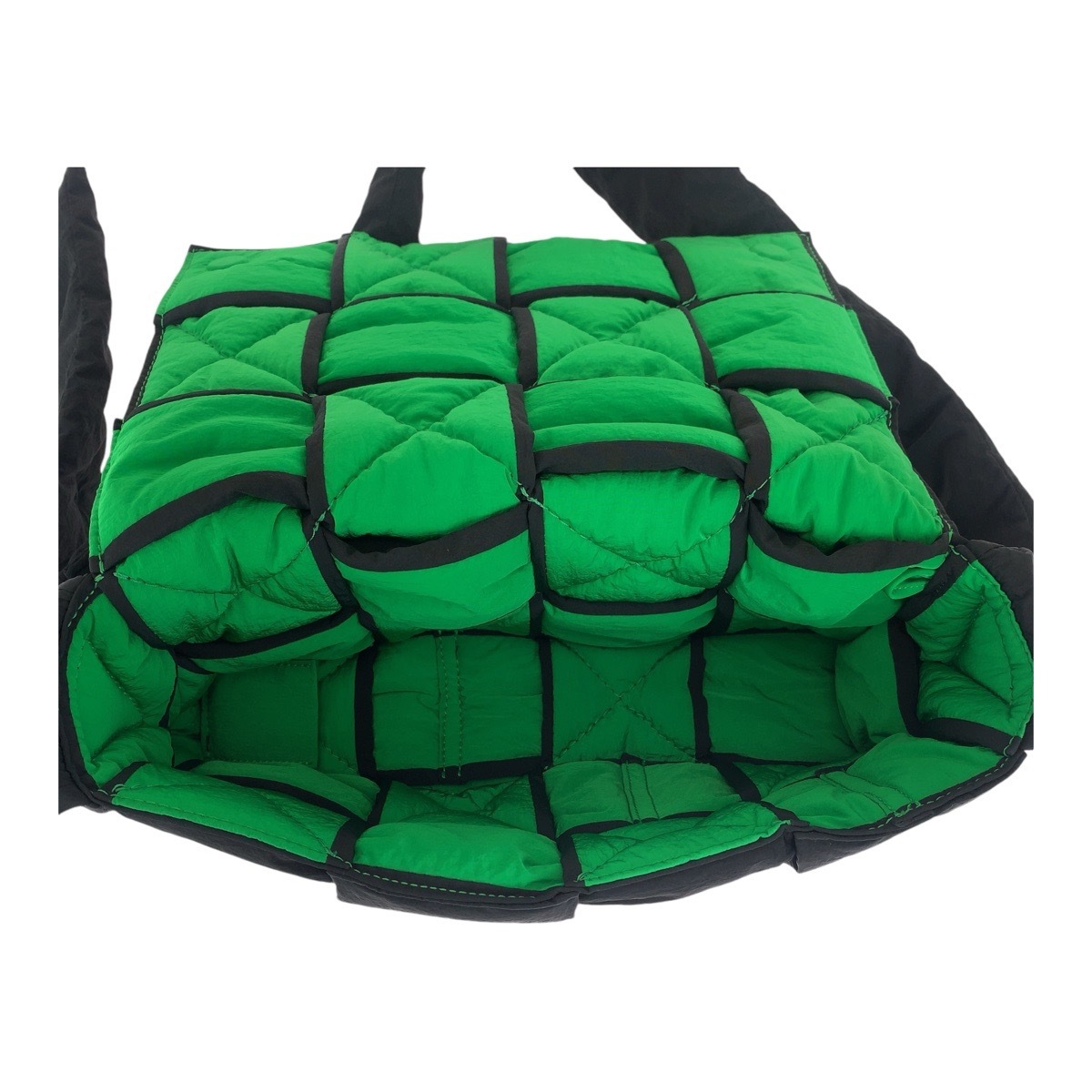 超美品 パデッド テック カセット ブラック 黒 パラキート ナイロン P02847524E クロスボディバッグ ショルダーバッグ 男女兼用 メンズ 410020 超美品 パデッド テック カセット ブラック 黒 パラキート ナイロン P02847524E クロスボディバッグ ショルダーバッグ 男女兼用 メンズ 410020