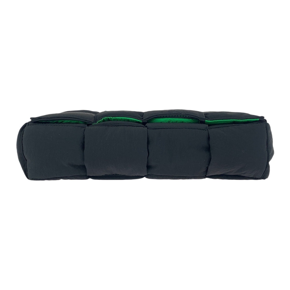 超美品 パデッド テック カセット ブラック 黒 パラキート ナイロン P02847524E クロスボディバッグ ショルダーバッグ 男女兼用 メンズ 410020 超美品 パデッド テック カセット ブラック 黒 パラキート ナイロン P02847524E クロスボディバッグ ショルダーバッグ 男女兼用 メンズ 410020