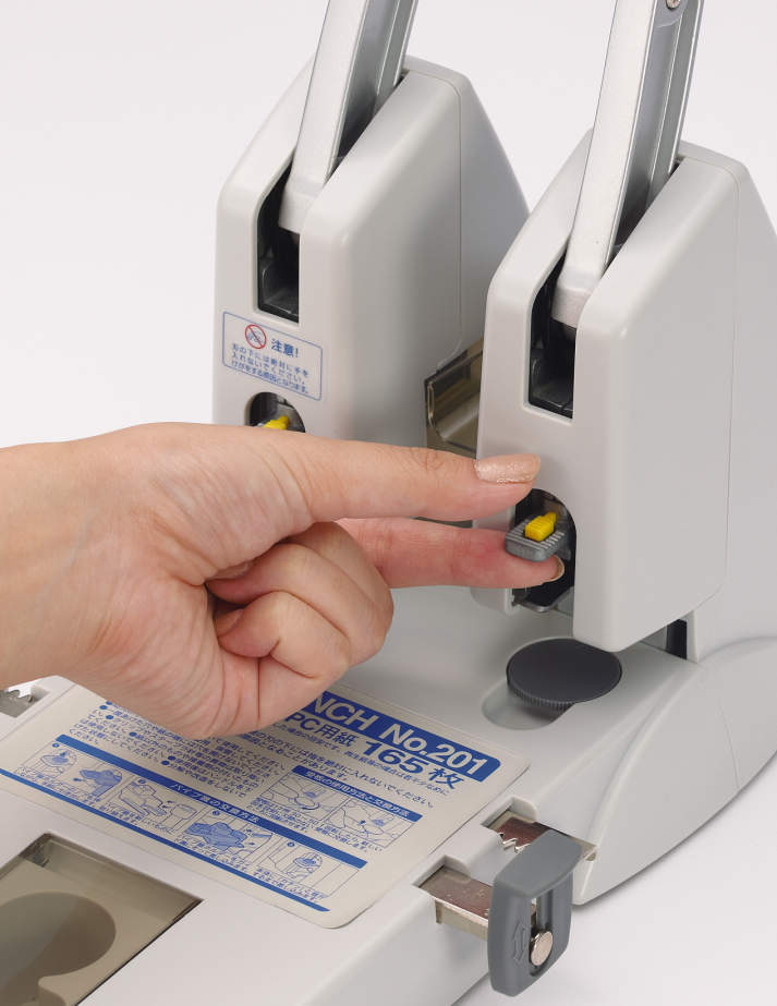 ライオン事務器 強力パンチ パイプ錐2穴式 165枚穿孔 No.201 200-02 ライオン事務器 強力パンチ パイプ錐2穴式 165枚穿孔 No.201 200-02