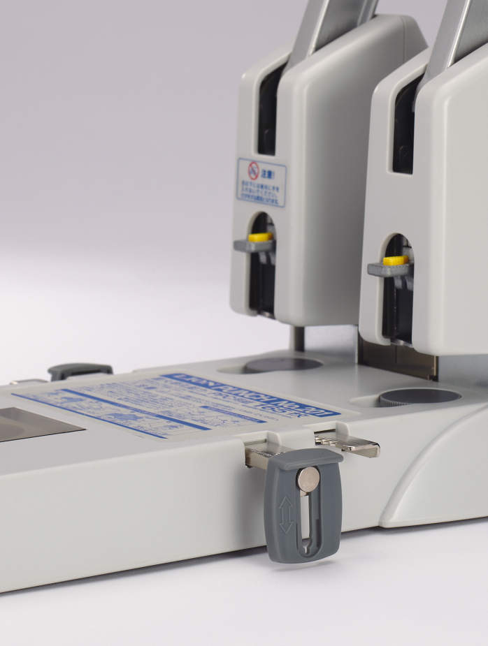 ライオン事務器 強力パンチ パイプ錐2穴式 165枚穿孔 No.201 200-02 ライオン事務器 強力パンチ パイプ錐2穴式 165枚穿孔 No.201 200-02