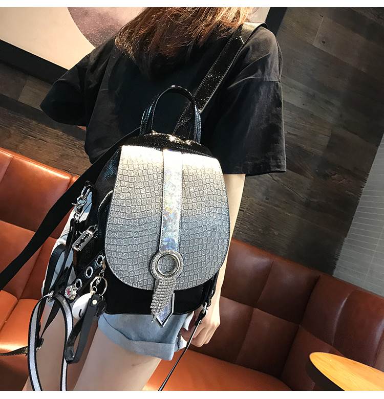 人気 新作の2色 リュックサック バックパック ラインストーン キラキラ 個性的 レディース 黒 シルバー 大容量 A4 縦型 カジュアル ストリート かっこいい 存在感 目立つ PU レザー 革 手 人気 新作の2色 リュックサック バックパック ラインストーン キラキラ 個性的 レディース 黒 シルバー 大容量 A4 縦型 カジュアル ストリート かっこいい 存在感 目立つ PU レザー 革 手