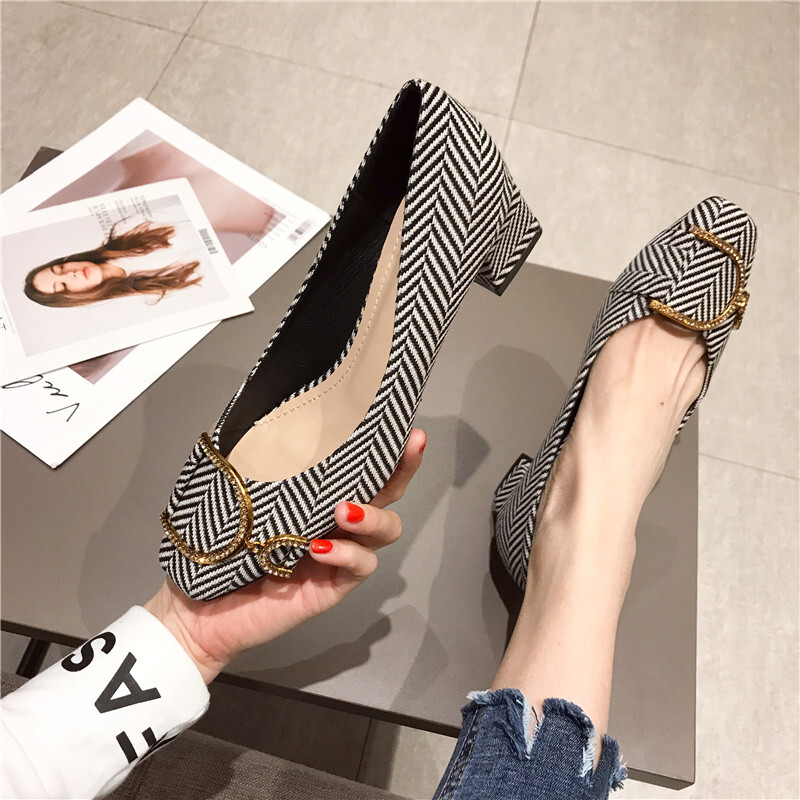 シューズ 靴 くつ クツ パンプス レディースシューズ スクエアトゥパンプス ヒールパンプス ヒール 太ヒール チャンキーヒール ミドルヒール スクエアトゥ 歩きやすい 履きやすい 疲れにくい