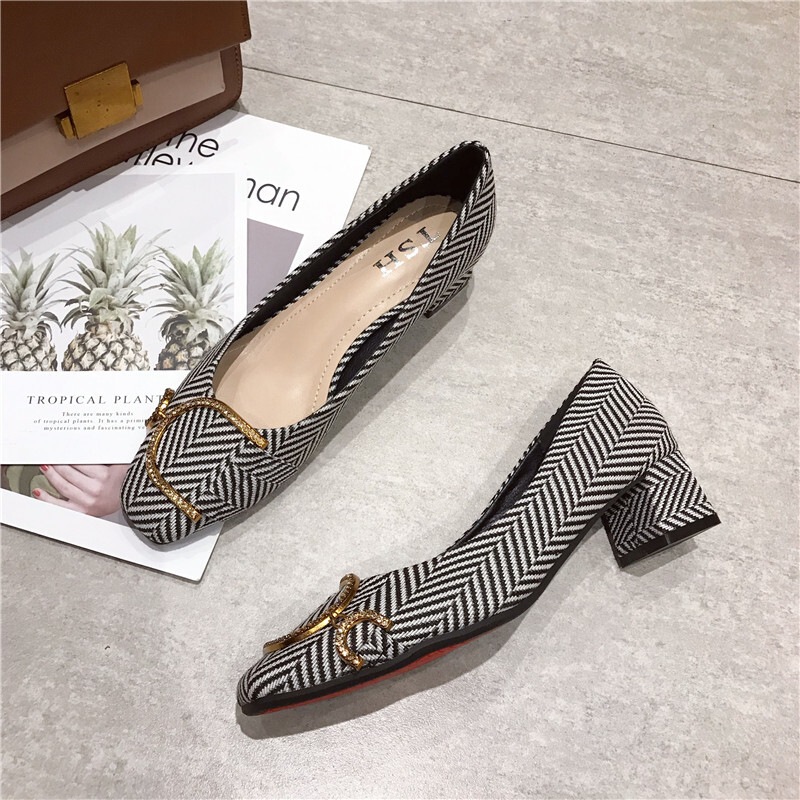 シューズ 靴 くつ クツ パンプス レディースシューズ スクエアトゥパンプス ヒールパンプス ヒール 太ヒール チャンキーヒール ミドルヒール スクエアトゥ 歩きやすい 履きやすい 疲れにくい