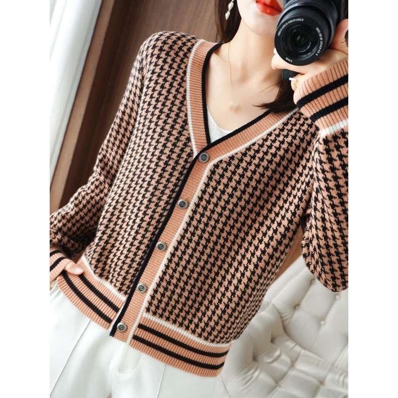 カーディガン レディース 秋冬 ニット セーター 保温 レトロ お洒落 Vネック チェック エレガント 暖かい 肌に優しい 秋 トップス アウター 母親へ コート 羽織 通勤 普段着 オフィス ニット カーディガン レディース 秋冬 ニット セーター 保温 レトロ お洒落 Vネック チェック エレガント 暖かい 肌に優しい 秋 トップス アウター 母親へ コート 羽織 通勤 普段着 オフィス ニット