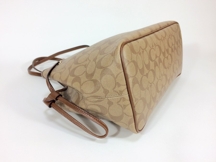 シグネチャー ショルダーバッグ PVC ブラウン F57842 【中古品】 シグネチャー ショルダーバッグ PVC ブラウン F57842 【中古品】