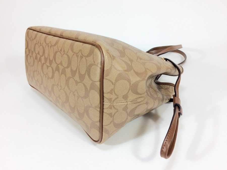 シグネチャー ショルダーバッグ PVC ブラウン F57842 【中古品】 シグネチャー ショルダーバッグ PVC ブラウン F57842 【中古品】