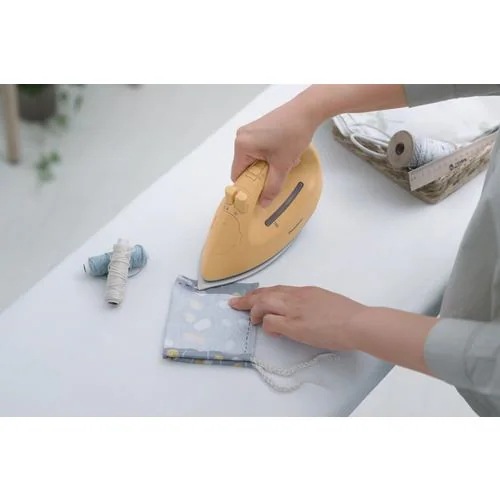 パナソニック NI-QL300-Y コードレススチームアイロン 軽量コンパクト設計 サニーイエロー パナソニック NI-QL300-Y コードレススチームアイロン 軽量コンパクト設計 サニーイエロー