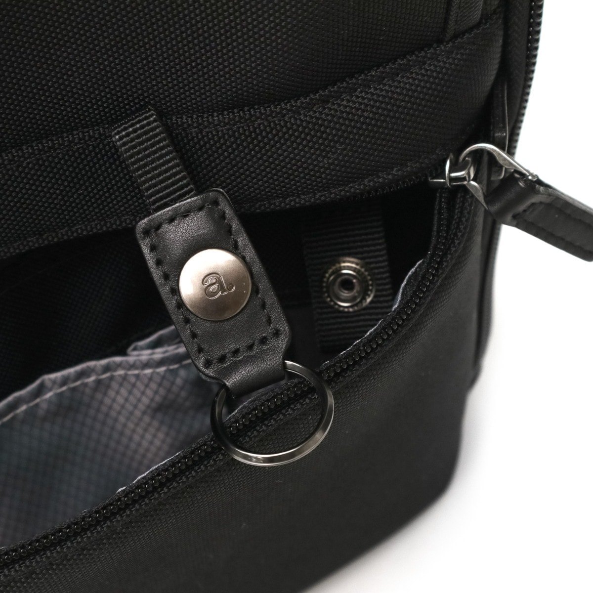 正規品5年保証 リュック メンズ ビジネスバッグ 大容量 通勤 B4 20L 2層 PC収納 15.6inch シンプル 黒 EVL-4.0 68306