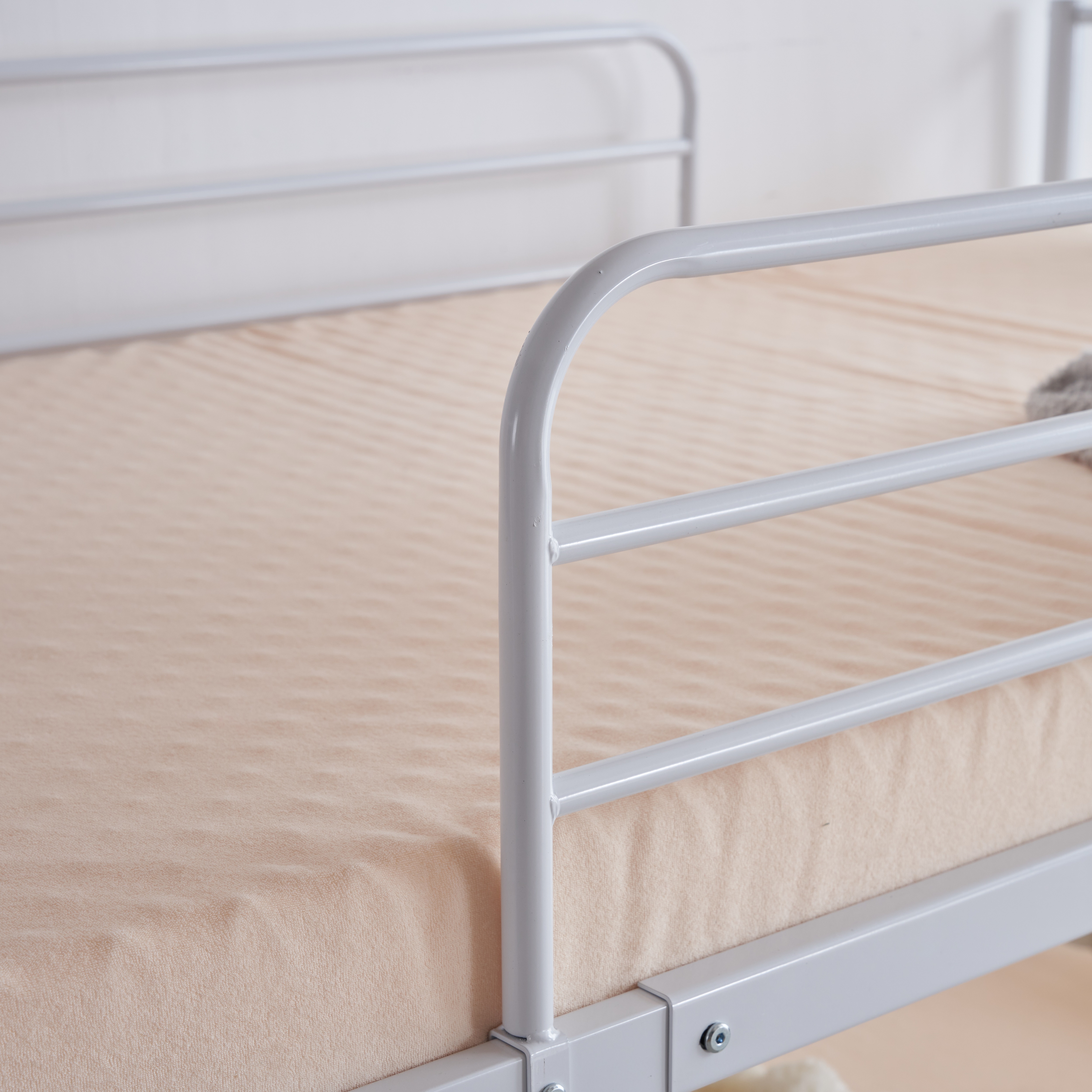 国内出荷】【新作】【ホワイト】三段ベッド パイプベッド 分離可能