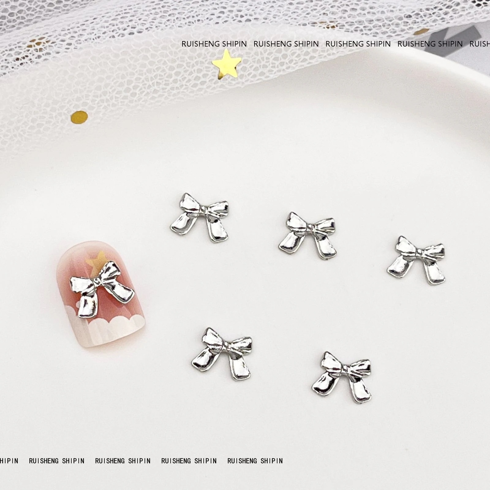 【10個セット】粒入合金の蝶結びのネイルアクセサリーのレトロで軽い豪華な白k色のリボンの銀色の蝶ネクタイの爪のアクセサリー 【10個セット】粒入合金の蝶結びのネイルアクセサリーのレトロで軽い豪華な白k色のリボンの銀色の蝶ネクタイの爪のアクセサリー