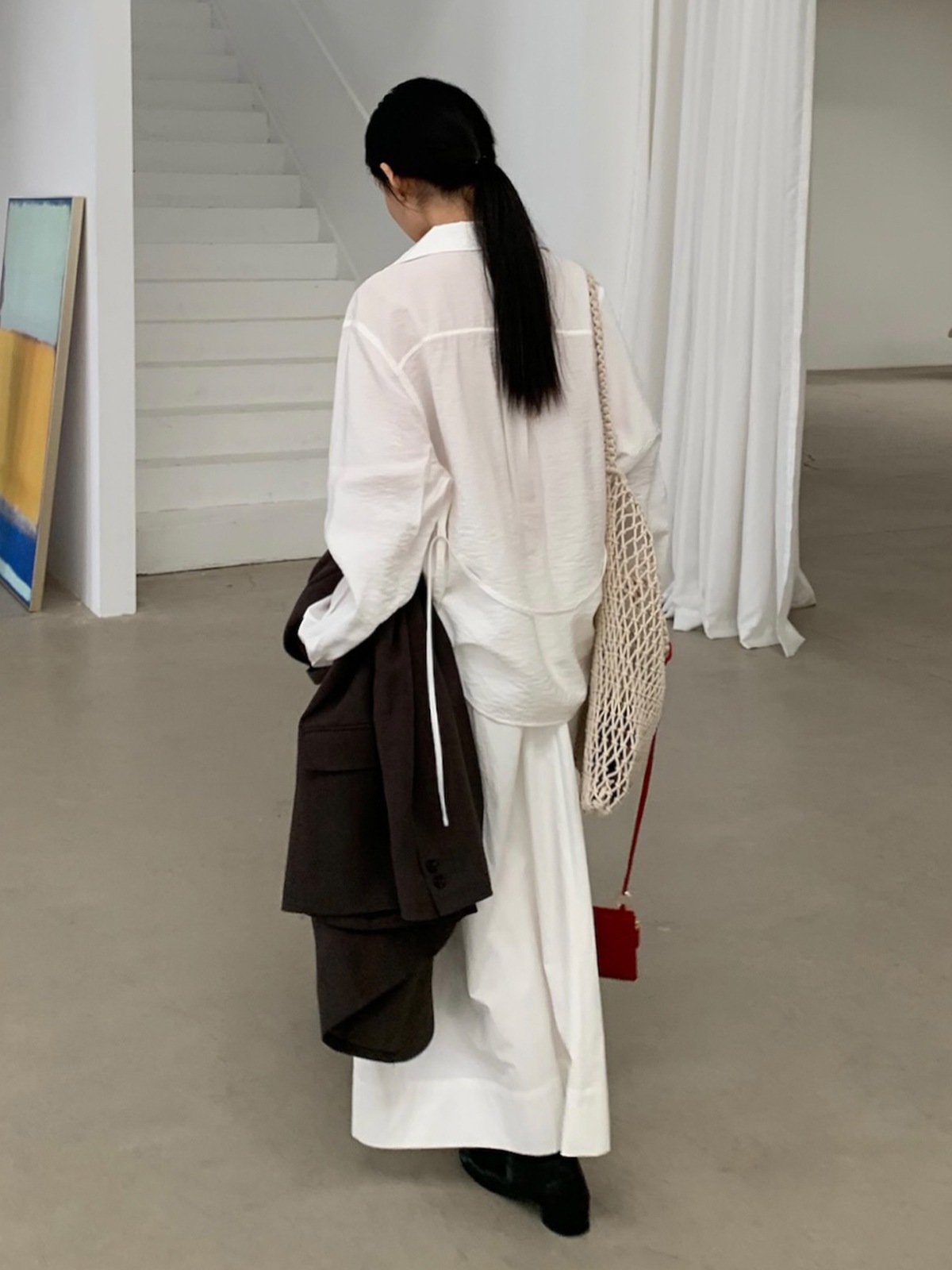 文芸感のある襟のパッチワークシャツ女性25春の新気質ゆったり系ベルトで着痩せしたトップス24639