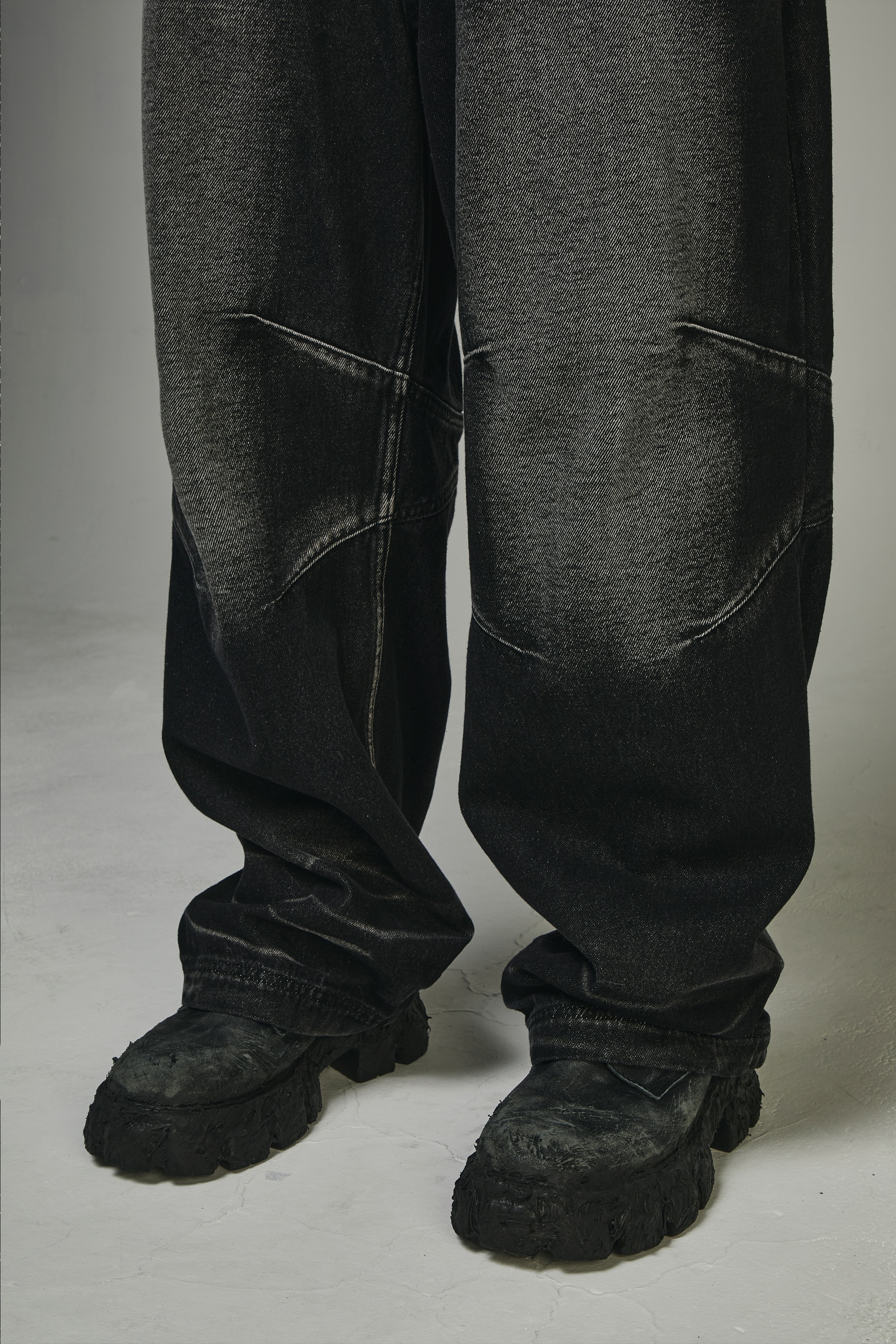 【BLR】 EMBOSSED WAVE WASHING WIDE DENIM PANTS BLACK 【BLR】 EMBOSSED WAVE WASHING WIDE DENIM PANTS BLACK