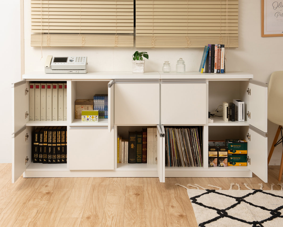 キャビネット 幅73cm 4枚扉タイプ 日本製 完成品 ラック スクエア 収納棚 リビングボード A4対応 ラインハンドル 本棚 収納 リビング収納 小物整理 国産 扉付 木製 ホワイト キャビネット 幅73cm 4枚扉タイプ 日本製 完成品 ラック スクエア 収納棚 リビングボード A4対応 ラインハンドル 本棚 収納 リビング収納 小物整理 国産 扉付 木製 ホワイト