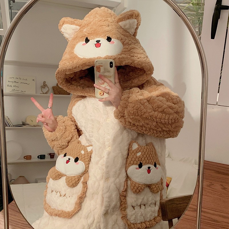 パジャマ女性用秋冬コーラルベルベット厚いベルベット三層綿入り寝衣フランネルの長い家庭服セット