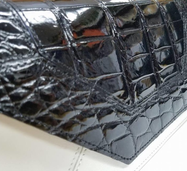 CROCODILE DS-001 DRESS CLOSET クロコダイル ドレスクローゼット クラッチバッグ/セカンドバッグ クロコダイル革/レザー 艶有ブラック/ホワイト/ゴールド CROCODILE DS-001 DRESS CLOSET クロコダイル ドレスクローゼット クラッチバッグ/セカンドバッグ クロコダイル革/レザー 艶有ブラック/ホワイト/ゴールド