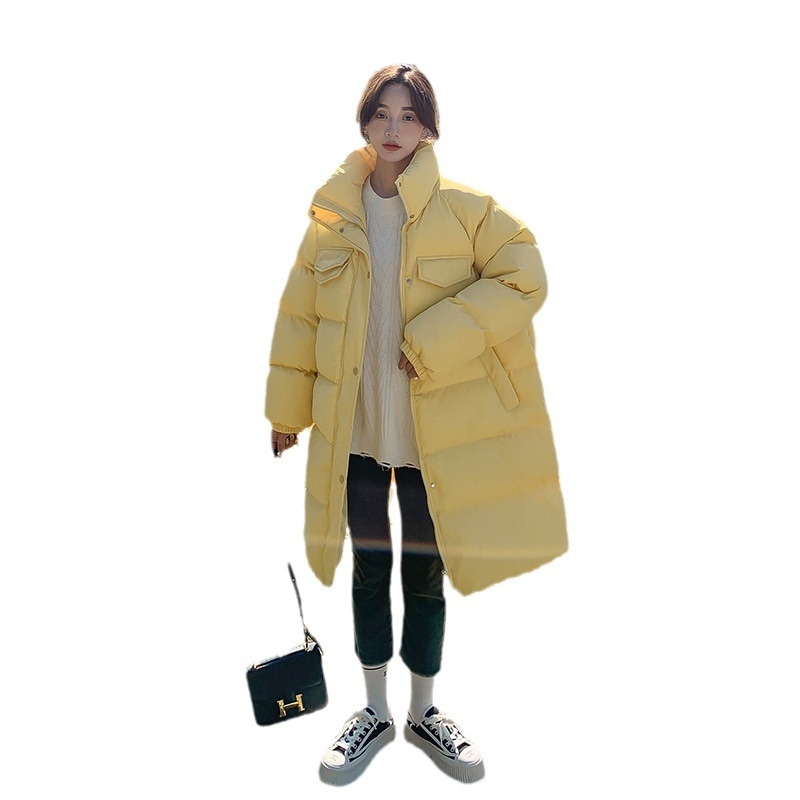 女性のための黒の綿コート 2025 冬厚みのある新しい香港スタイルニッチデザインホットスタイルブレッドジャケット