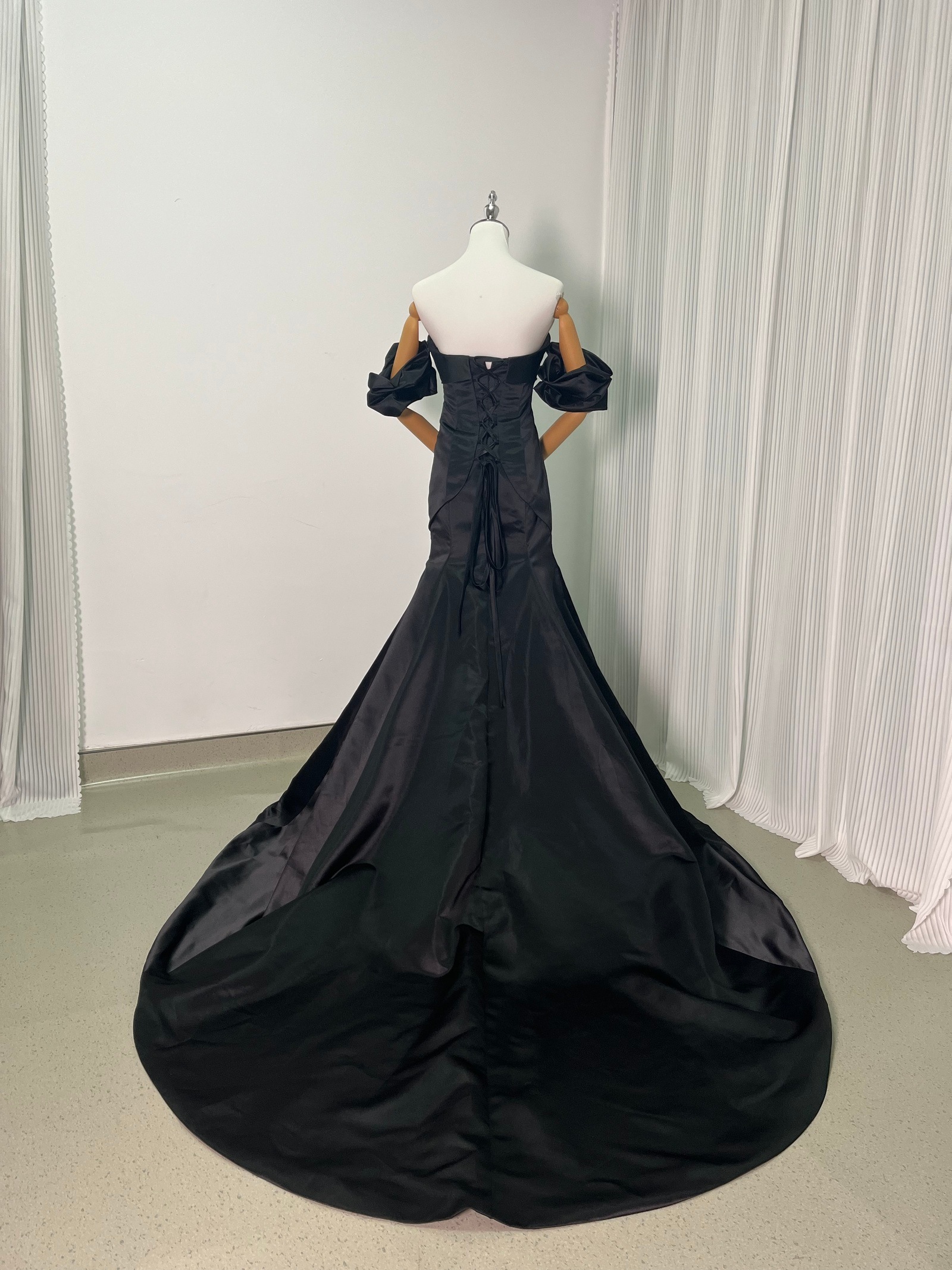 パーティードレス ブラック パフスリーブ ベアトップ マーメイドライン 編み上げ 演奏会 パーティードレス ブラック パフスリーブ ベアトップ マーメイドライン 編み上げ 演奏会