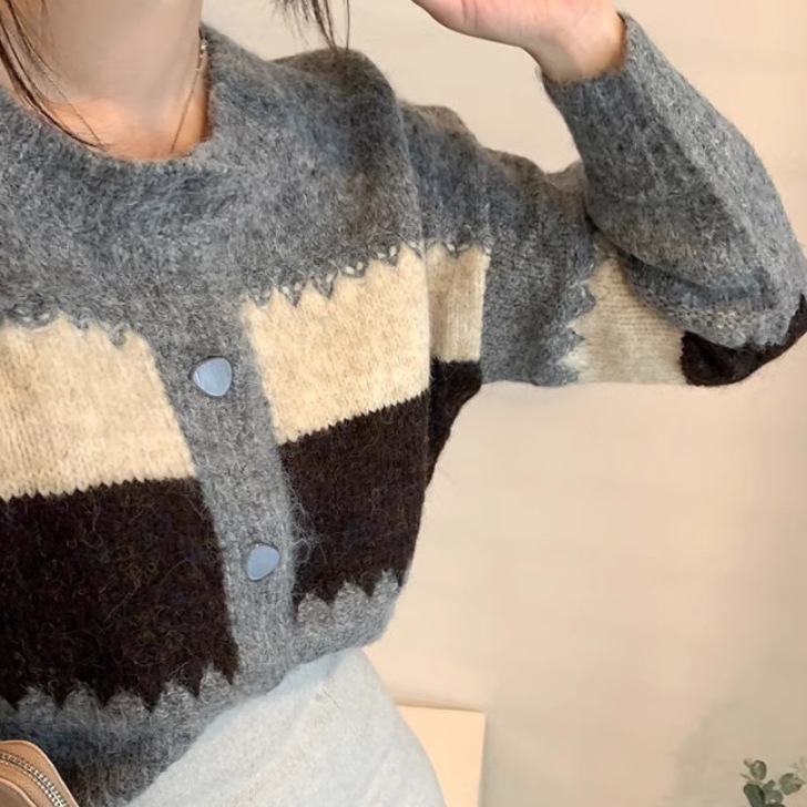 レディース トップス ニット セーター カーディガン 羽織 前開き ショート 長袖 ラウンドネック 襟なし もこもこ ふわふわ ふっくら 伸縮性 ボタン かわいい 大人可愛い きれいめ シンプル レディース トップス ニット セーター カーディガン 羽織 前開き ショート 長袖 ラウンドネック 襟なし もこもこ ふわふわ ふっくら 伸縮性 ボタン かわいい 大人可愛い きれいめ シンプル