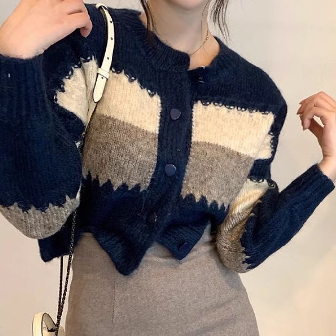 レディース トップス ニット セーター カーディガン 羽織 前開き ショート 長袖 ラウンドネック 襟なし もこもこ ふわふわ ふっくら 伸縮性 ボタン かわいい 大人可愛い きれいめ シンプル レディース トップス ニット セーター カーディガン 羽織 前開き ショート 長袖 ラウンドネック 襟なし もこもこ ふわふわ ふっくら 伸縮性 ボタン かわいい 大人可愛い きれいめ シンプル