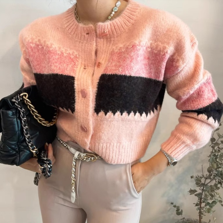 レディース トップス ニット セーター カーディガン 羽織 前開き ショート 長袖 ラウンドネック 襟なし もこもこ ふわふわ ふっくら 伸縮性 ボタン かわいい 大人可愛い きれいめ シンプル レディース トップス ニット セーター カーディガン 羽織 前開き ショート 長袖 ラウンドネック 襟なし もこもこ ふわふわ ふっくら 伸縮性 ボタン かわいい 大人可愛い きれいめ シンプル