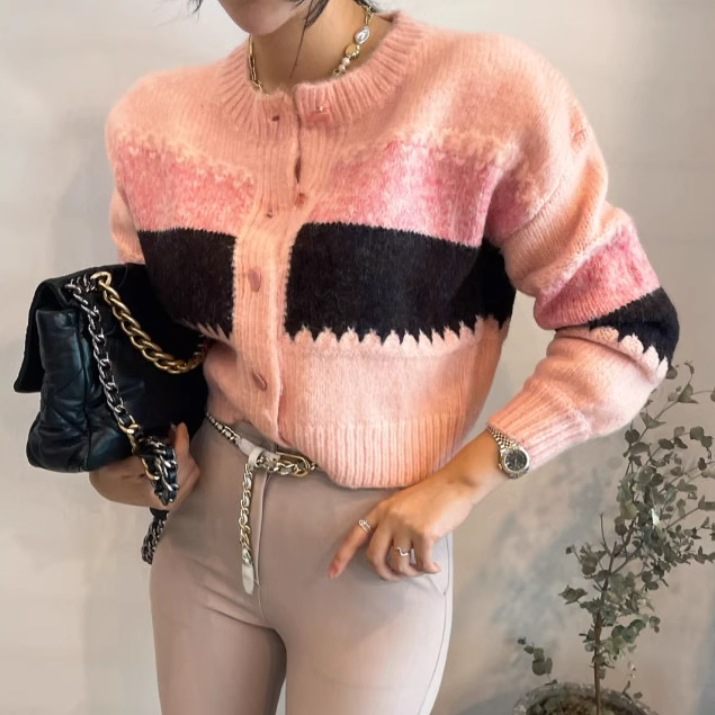 レディース トップス ニット セーター カーディガン 羽織 前開き ショート 長袖 ラウンドネック 襟なし もこもこ ふわふわ ふっくら 伸縮性 ボタン かわいい 大人可愛い きれいめ シンプル レディース トップス ニット セーター カーディガン 羽織 前開き ショート 長袖 ラウンドネック 襟なし もこもこ ふわふわ ふっくら 伸縮性 ボタン かわいい 大人可愛い きれいめ シンプル