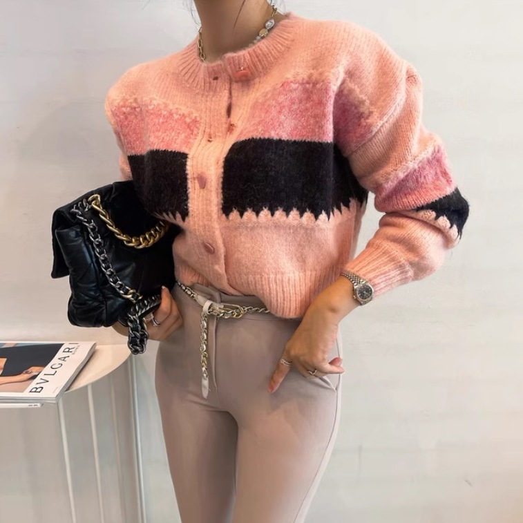 レディース トップス ニット セーター カーディガン 羽織 前開き ショート 長袖 ラウンドネック 襟なし もこもこ ふわふわ ふっくら 伸縮性 ボタン かわいい 大人可愛い きれいめ シンプル レディース トップス ニット セーター カーディガン 羽織 前開き ショート 長袖 ラウンドネック 襟なし もこもこ ふわふわ ふっくら 伸縮性 ボタン かわいい 大人可愛い きれいめ シンプル