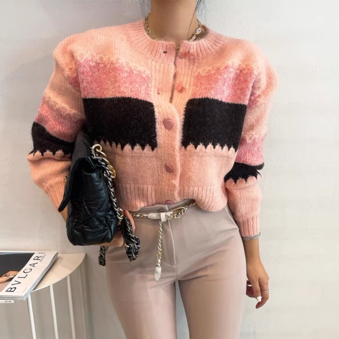 レディース トップス ニット セーター カーディガン 羽織 前開き ショート 長袖 ラウンドネック 襟なし もこもこ ふわふわ ふっくら 伸縮性 ボタン かわいい 大人可愛い きれいめ シンプル レディース トップス ニット セーター カーディガン 羽織 前開き ショート 長袖 ラウンドネック 襟なし もこもこ ふわふわ ふっくら 伸縮性 ボタン かわいい 大人可愛い きれいめ シンプル