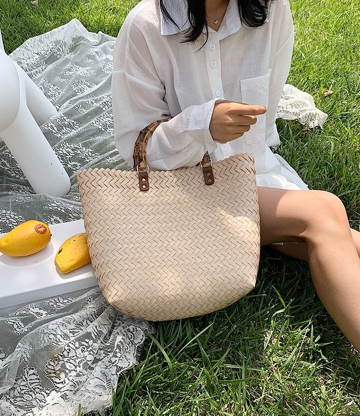 2色 ハンドバッグ かごバッグ レディース 手提げ サマーバッグ 軽量 大容量 カジュアル おしゃれ 旅行 ストラップ 大きい 大容量 大人可愛い シンプル カジュアル おしゃれ 無地 ベージュ ブラ 2色 ハンドバッグ かごバッグ レディース 手提げ サマーバッグ 軽量 大容量 カジュアル おしゃれ 旅行 ストラップ 大きい 大容量 大人可愛い シンプル カジュアル おしゃれ 無地 ベージュ ブラ
