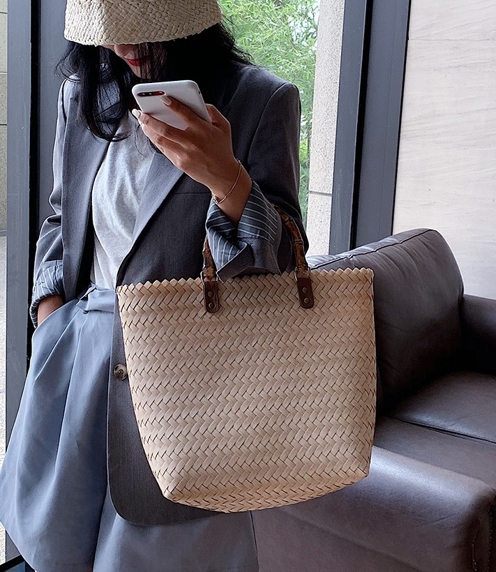 2色 ハンドバッグ かごバッグ レディース 手提げ サマーバッグ 軽量 大容量 カジュアル おしゃれ 旅行 ストラップ 大きい 大容量 大人可愛い シンプル カジュアル おしゃれ 無地 ベージュ ブラ 2色 ハンドバッグ かごバッグ レディース 手提げ サマーバッグ 軽量 大容量 カジュアル おしゃれ 旅行 ストラップ 大きい 大容量 大人可愛い シンプル カジュアル おしゃれ 無地 ベージュ ブラ