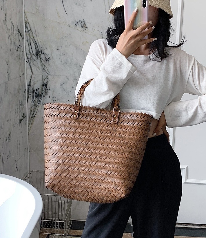 2色 ハンドバッグ かごバッグ レディース 手提げ サマーバッグ 軽量 大容量 カジュアル おしゃれ 旅行 ストラップ 大きい 大容量 大人可愛い シンプル カジュアル おしゃれ 無地 ベージュ ブラ 2色 ハンドバッグ かごバッグ レディース 手提げ サマーバッグ 軽量 大容量 カジュアル おしゃれ 旅行 ストラップ 大きい 大容量 大人可愛い シンプル カジュアル おしゃれ 無地 ベージュ ブラ
