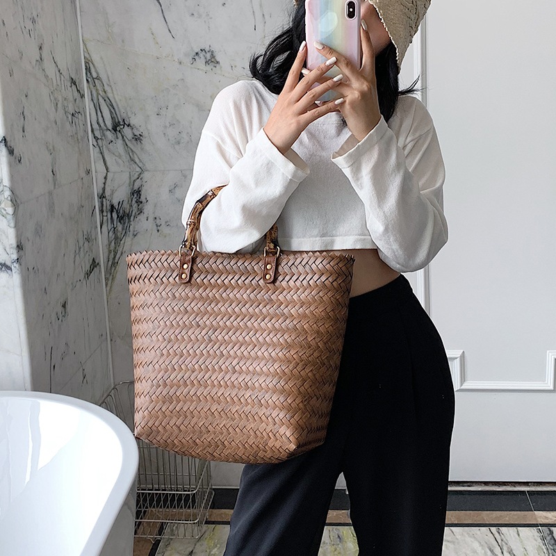 2色 ハンドバッグ かごバッグ レディース 手提げ サマーバッグ 軽量 大容量 カジュアル おしゃれ 旅行 ストラップ 大きい 大容量 大人可愛い シンプル カジュアル おしゃれ 無地 ベージュ ブラ 2色 ハンドバッグ かごバッグ レディース 手提げ サマーバッグ 軽量 大容量 カジュアル おしゃれ 旅行 ストラップ 大きい 大容量 大人可愛い シンプル カジュアル おしゃれ 無地 ベージュ ブラ