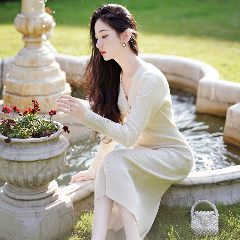 優しいフレンチvネックニット女性用2024年初秋新作スリムフィットインナースカートボトムロングスカート 優しいフレンチvネックニット女性用2024年初秋新作スリムフィットインナースカートボトムロングスカート