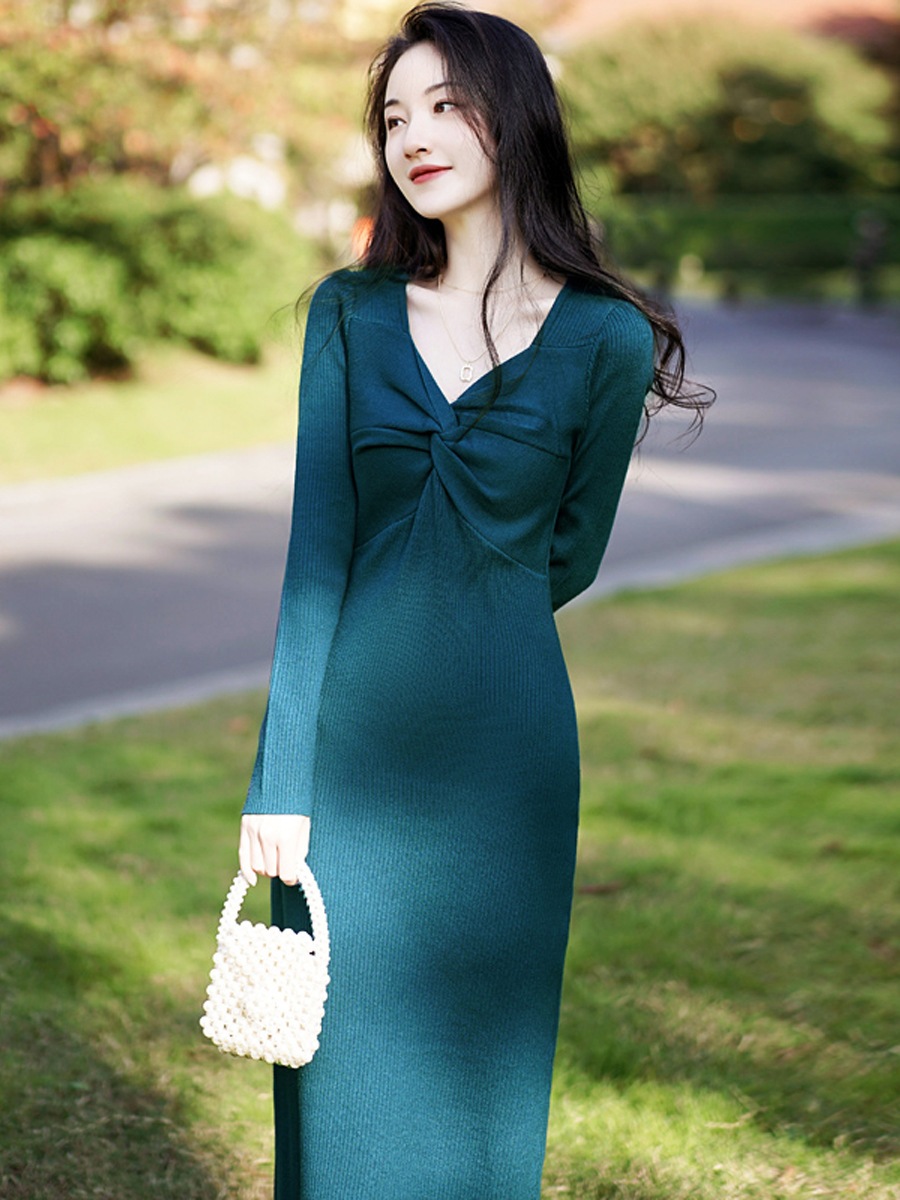 優しいフレンチvネックニット女性用2024年初秋新作スリムフィットインナースカートボトムロングスカート 優しいフレンチvネックニット女性用2024年初秋新作スリムフィットインナースカートボトムロングスカート