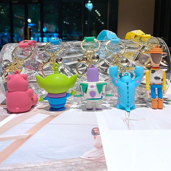 Qoo10] 新しい漫画トイストーリーキーホルダーバズ