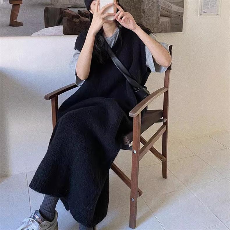 出荷が早い-ニット ロングベスト レディース ワンピース マキシ丈 ノースリーブワンピ ゆるっと大人のリラックスムード漂う 白いTシャツ別売り アイテム